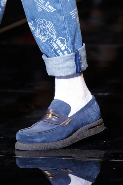 Look 69